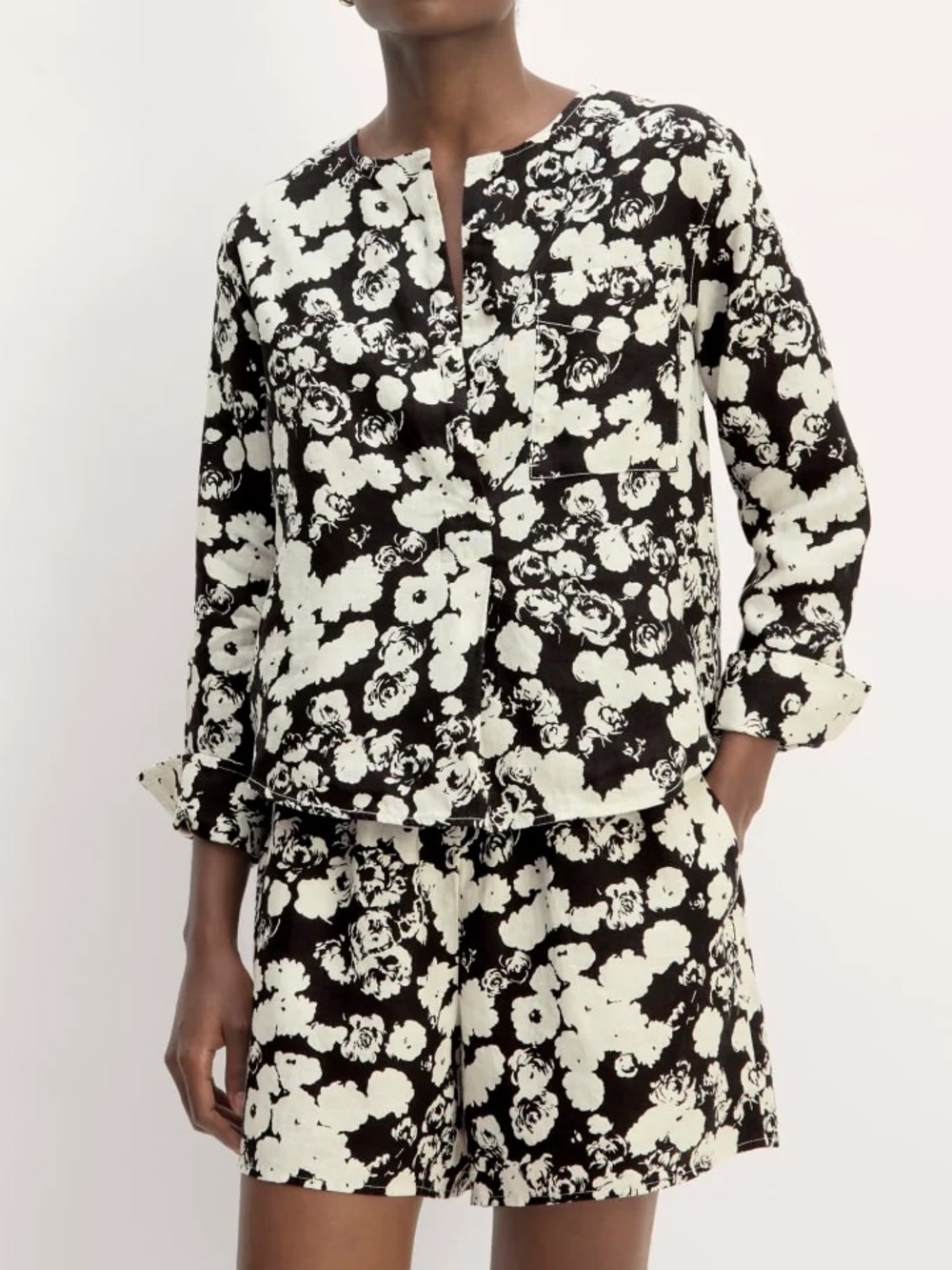 Luxurious new Everlane European Linen Black & bone Floral Button-Down Blouse